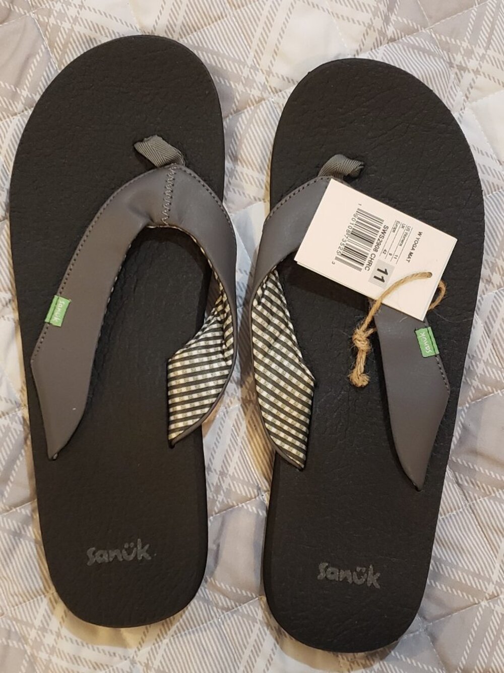 Women Sanuk Yoga Mat Flip Flop Sandal Charcoal Size 11 NWT (New in bag)